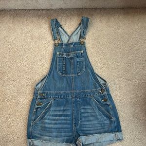 American Eagle denim shortfalls
